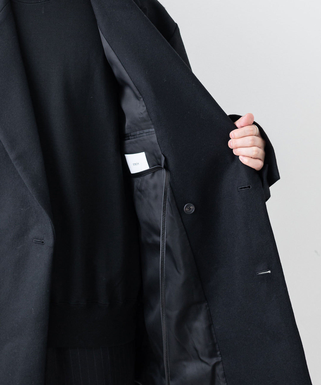 stein(シュタイン)の23AWコレクションEXTRA OVERSIZED DOUBLE BREASTED JACKETのBLACK