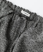 画像をギャラリービューアに読み込む, 【INTÉRIM】    DOUBLE SIDED JACQUARD TWEED DEAD STOCK WIDE DRESS EASY PANTS - BLACK

