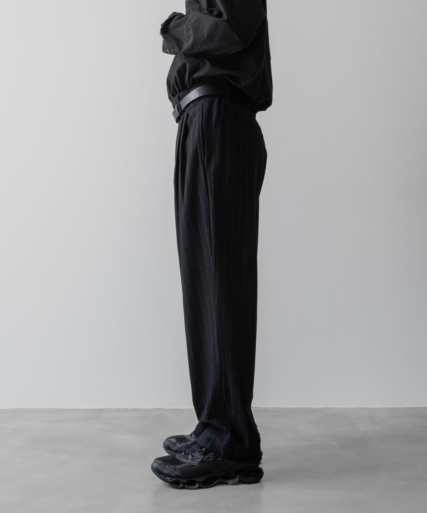 KANEMASA PHIL. カネマサフィルの36G WOOL STRIPE EASY TROUSERS - BLACK SPの公式通販サイトsession福岡セレクトショップ