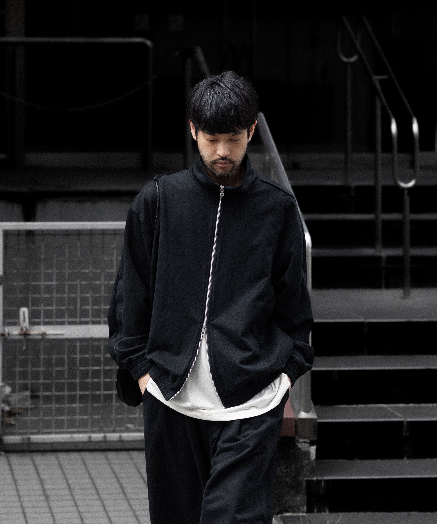 KANEMASA PHIL.】36G NEEDLE PUNCH PIPING BLOUSON - BLACK | 公式通販