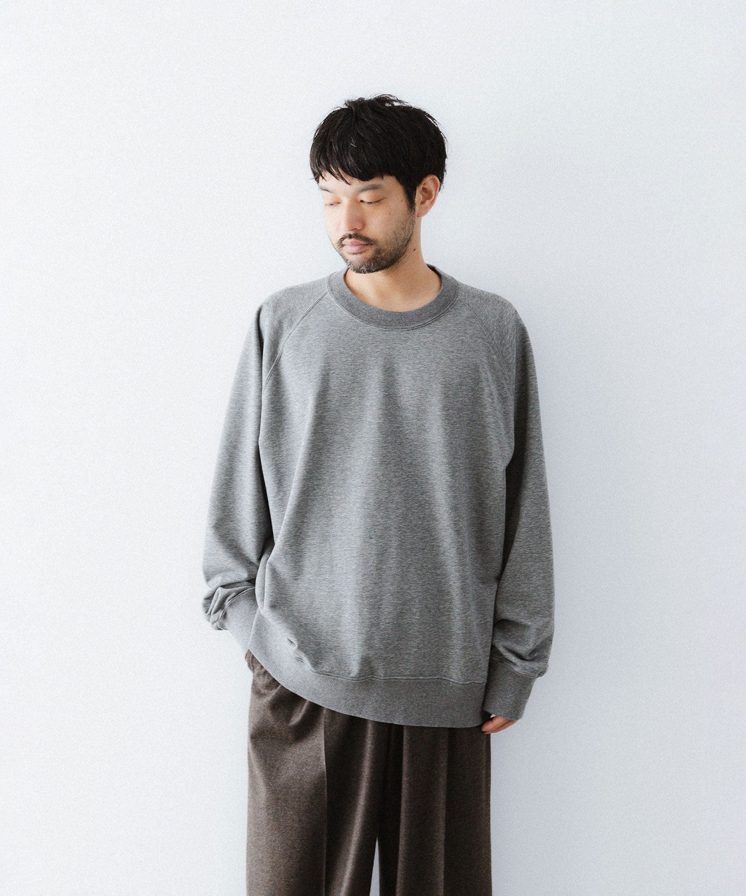 KANEMASA PHIL.】36G RAGLAN HEATHER PULLOVER - CHARCOAL DYE | 公式
