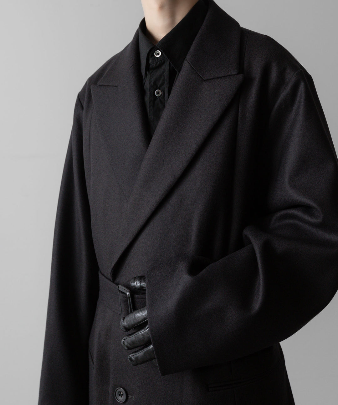 ssstein(シュタイン)の24AWコレクション OVERSIZED MAXI-LENGTH PEAKED LAPEL COAT - DARK CHARCOAL 公式通販サイトsession福岡セレクトショップ