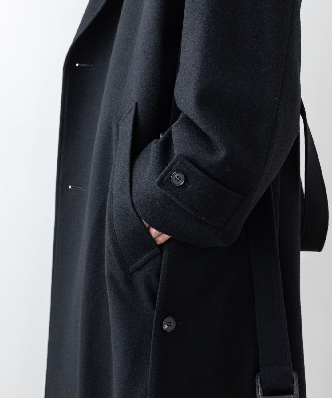 stein(シュタイン)の23AWコレクションOVERSIZED LAYERED SINGLE COATのBLACK
