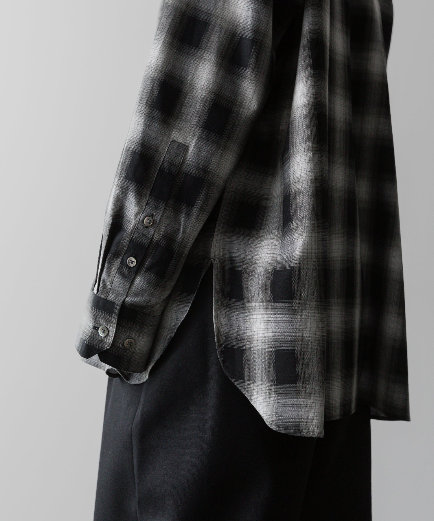 ssstein(シュタイン)の24AWコレクション OVERSIZED DOWN PAT SHIRT - BLACK OMBRE 公式通販サイトsession福岡セレクトショップ