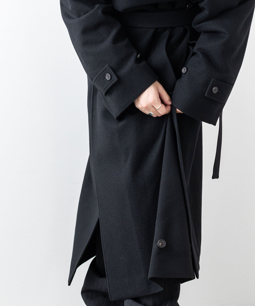 stein(シュタイン)の23AWコレクションOVERSIZED LAYERED SINGLE COATのBLACK