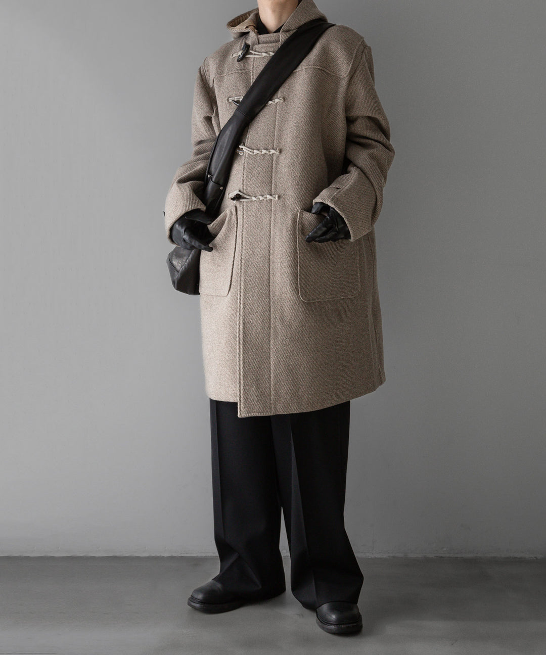 INTÉRIM(インテリム)の23AWコレクションHYPER BIG CASHMERE HEAVY ROYAL NAVY DUFFEL COAT - BEIGE 公式通販サイトsession福岡セレクトショップ
