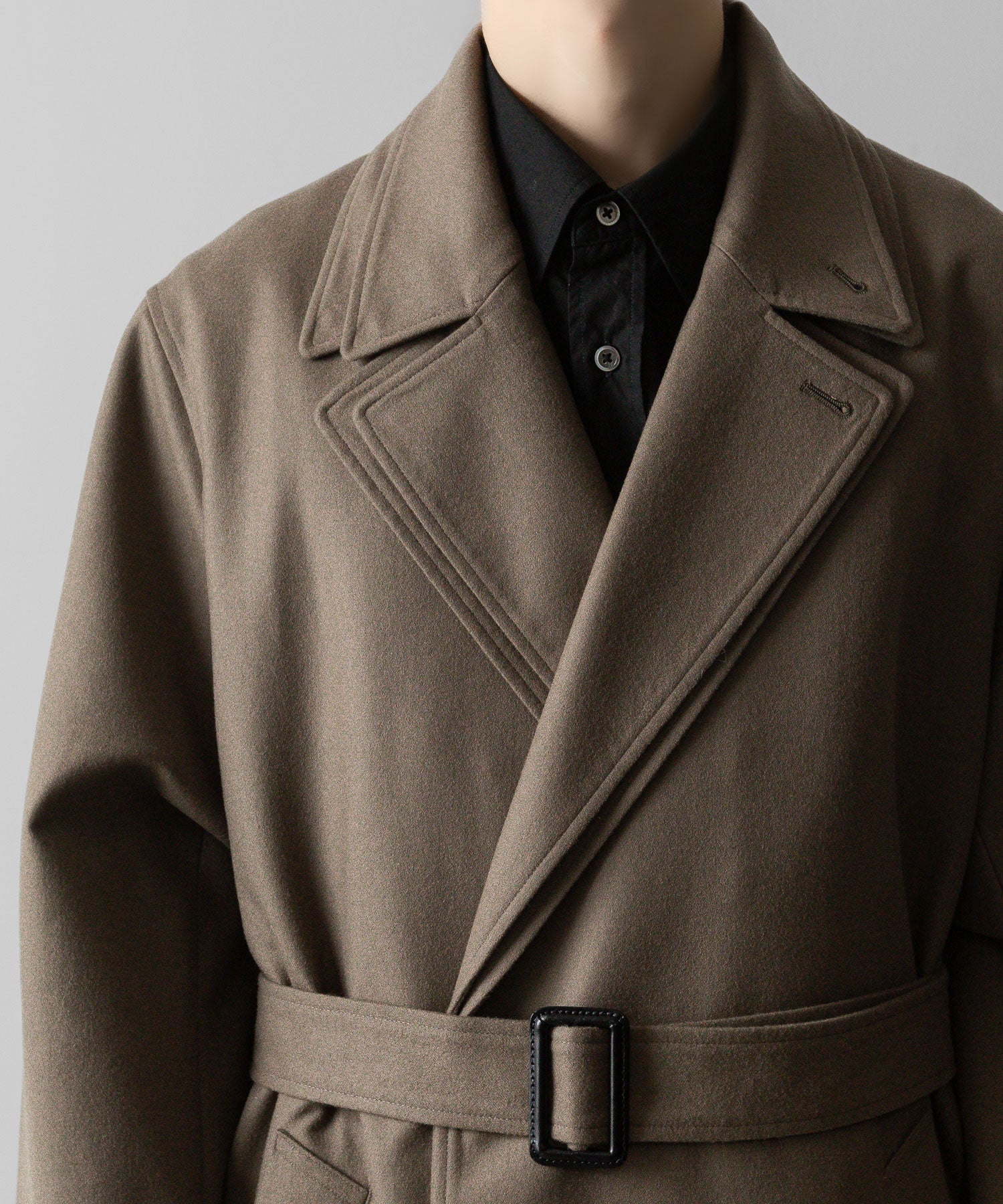 ssstein(シュタイン)の24AWコレクション OVERSIZED DOCKING DOUBLE BREASTED COAT - DARK BEIGE 公式通販サイトsession福岡セレクトショップ