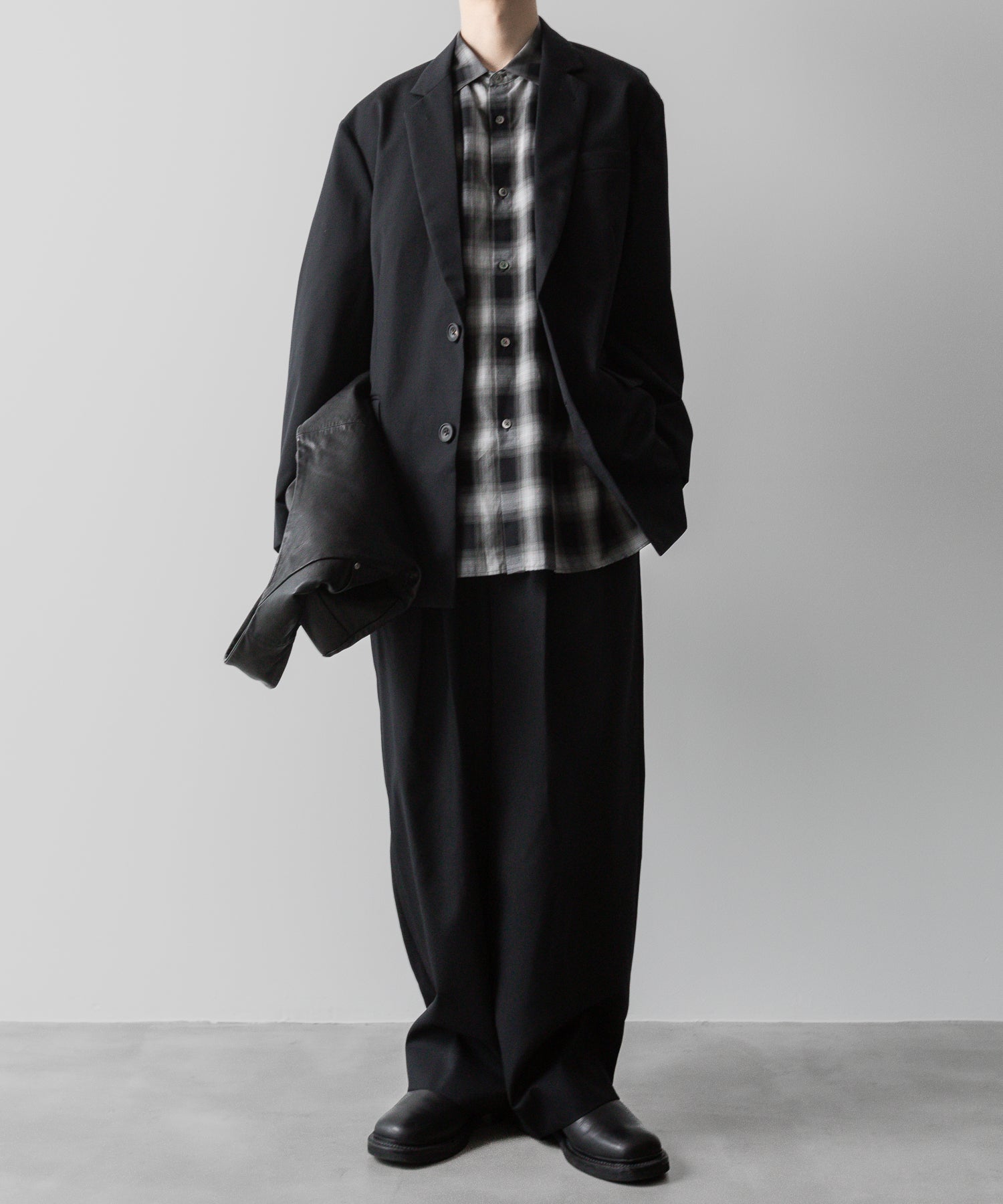 ssstein(シュタイン)の24AWコレクション EASY WIDE TROUSERS (2/72 WOOL GABARDINE) - BLACK 公式通販サイトsession福岡セレクトショップ