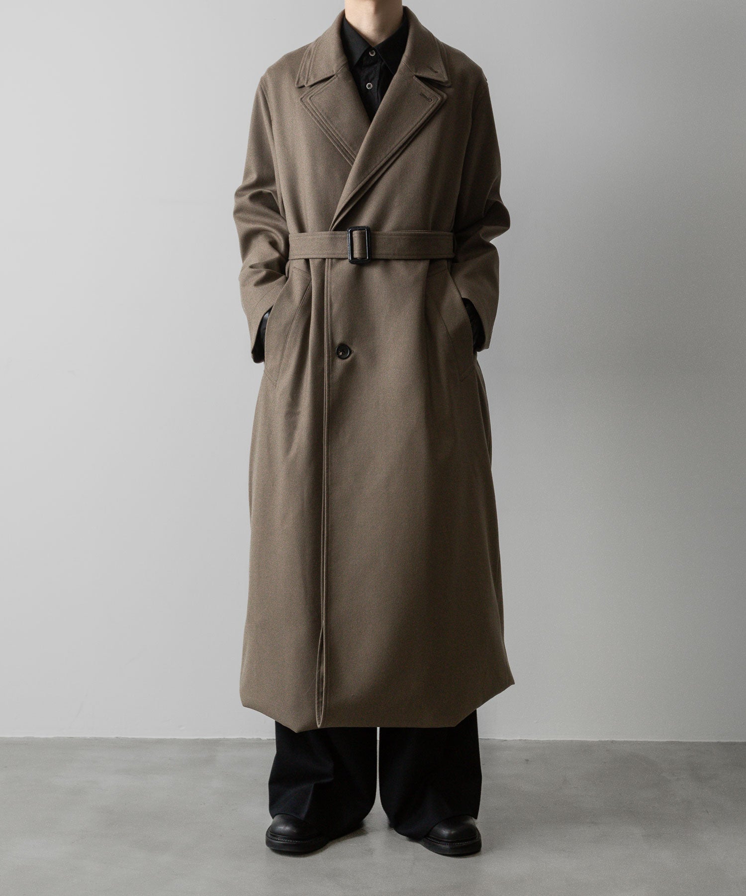 ssstein(シュタイン)の24AWコレクション OVERSIZED DOCKING DOUBLE BREASTED COAT - DARK BEIGE 公式通販サイトsession福岡セレクトショップ