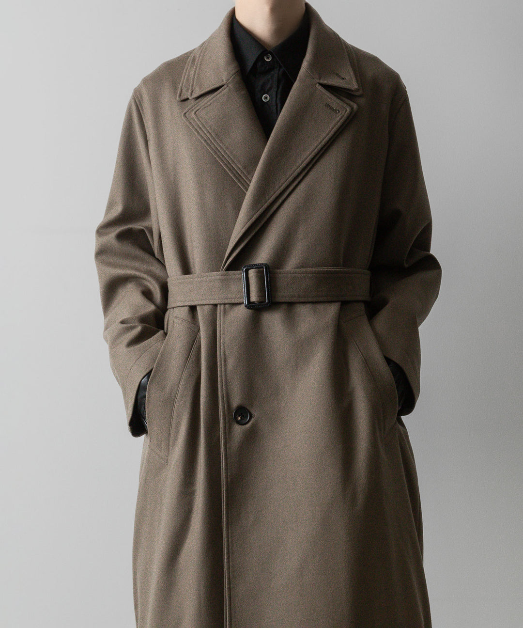 ssstein(シュタイン)の24AWコレクション OVERSIZED DOCKING DOUBLE BREASTED COAT - DARK BEIGE 公式通販サイトsession福岡セレクトショップ