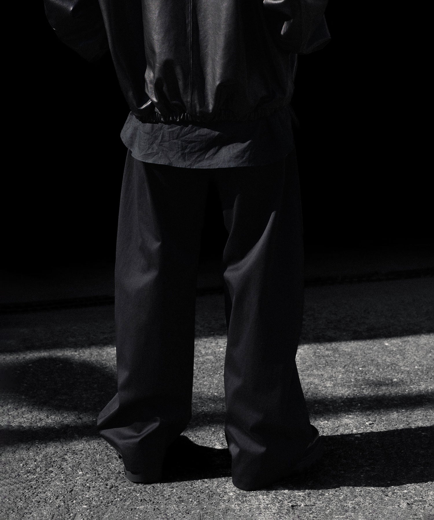 ssstein / シュタイン】COTTON SATIN ROUND PANTS - BLACK | 公式通販