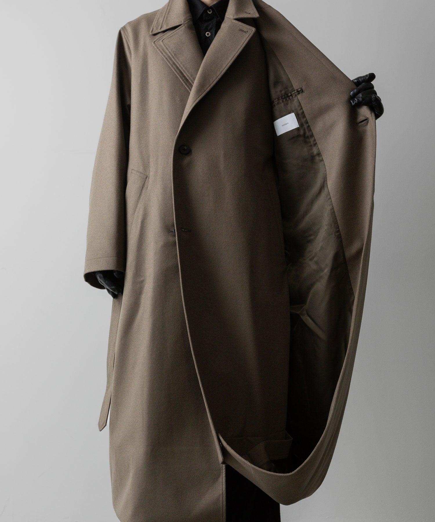 ssstein(シュタイン)の24AWコレクション OVERSIZED DOCKING DOUBLE BREASTED COAT - DARK BEIGE 公式通販サイトsession福岡セレクトショップ