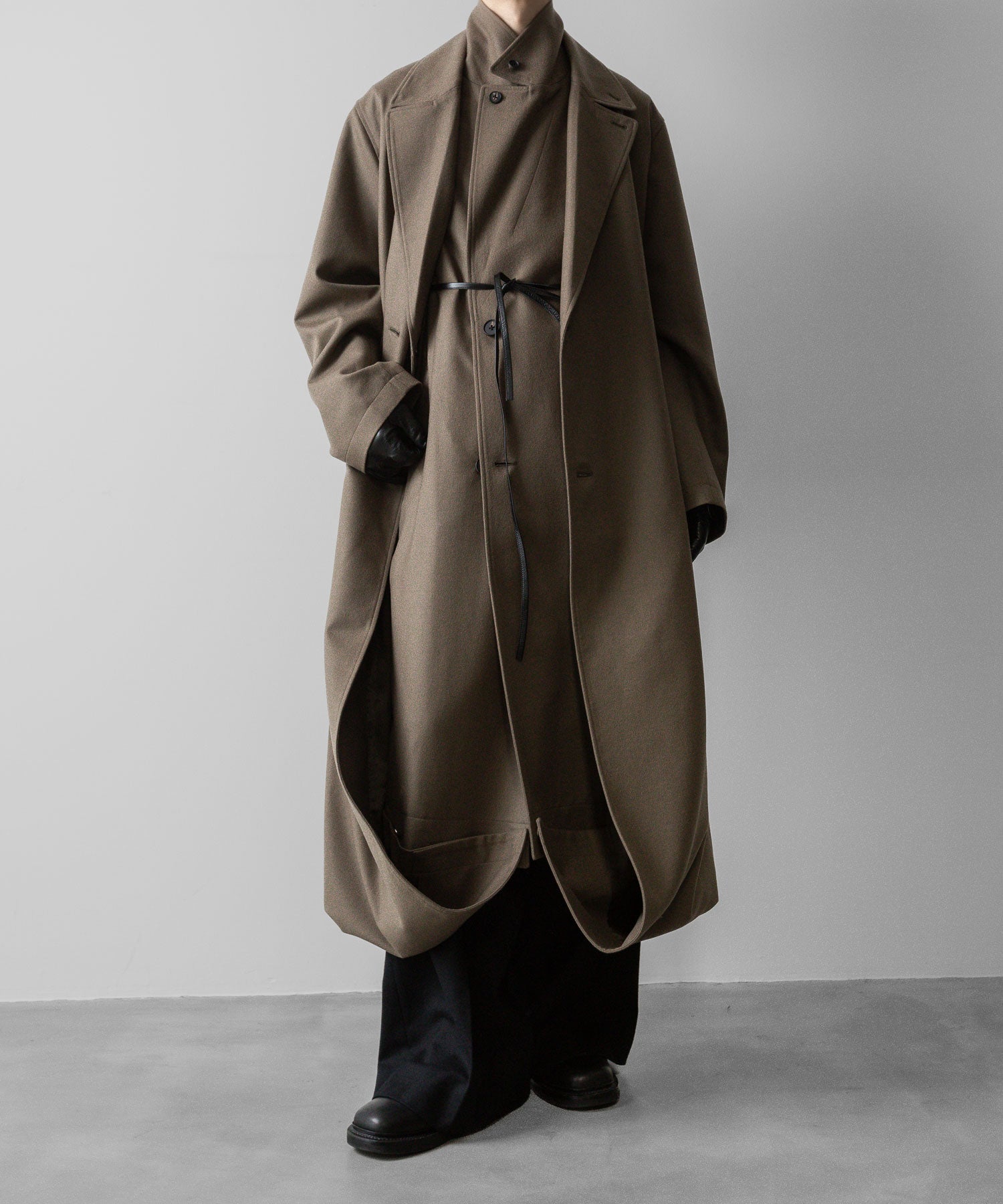 ssstein(シュタイン)の24AWコレクション OVERSIZED DOCKING DOUBLE BREASTED COAT - DARK BEIGE 公式通販サイトsession福岡セレクトショップ