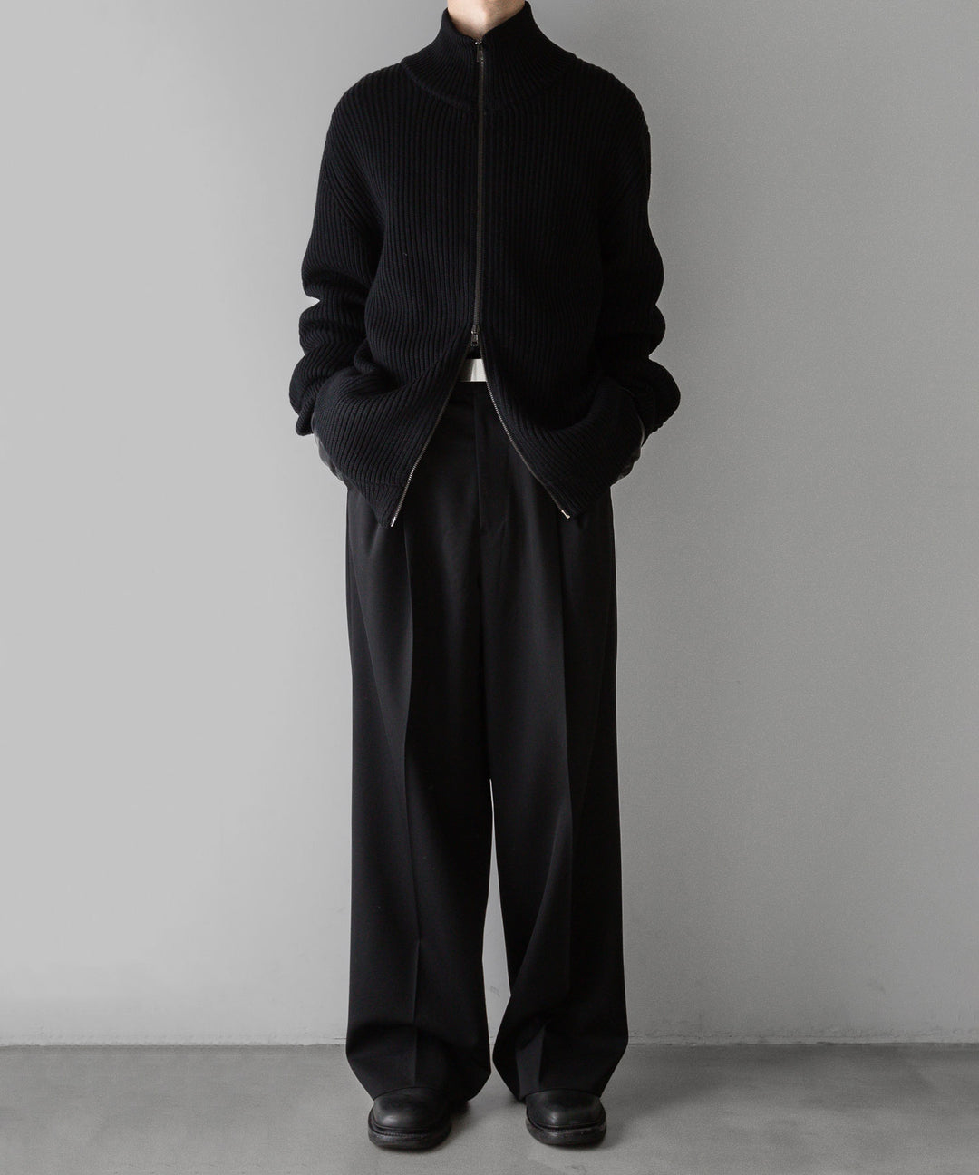 【INTÉRIM】インテリムのドライバーズニット LIMITED HAND FRAMED DRIVERS ZIP KNIT - BLACK 公式通販サイトsession福岡セレクトショップ