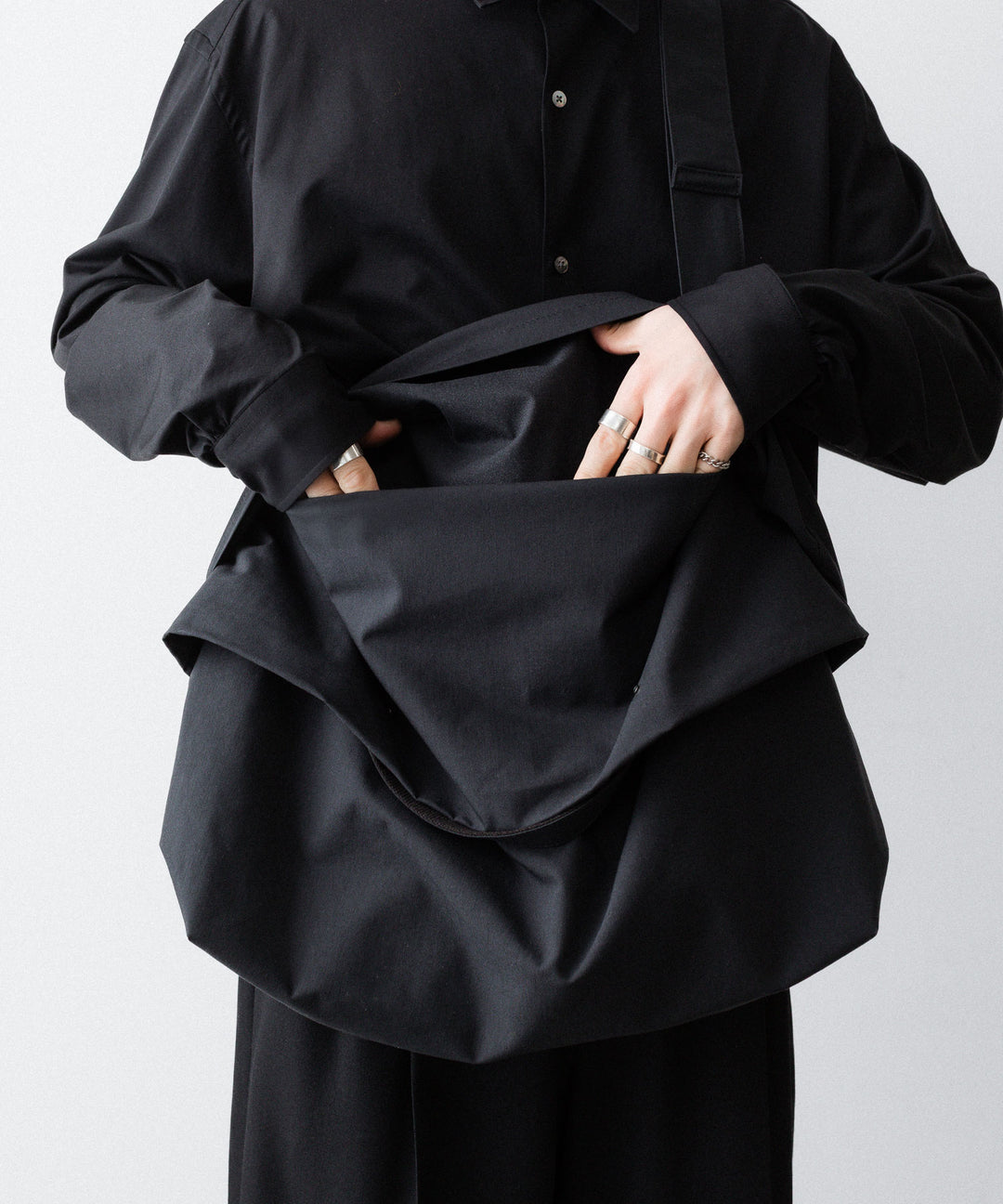 【KaILI】TRANSFORM BAG L - BLACK