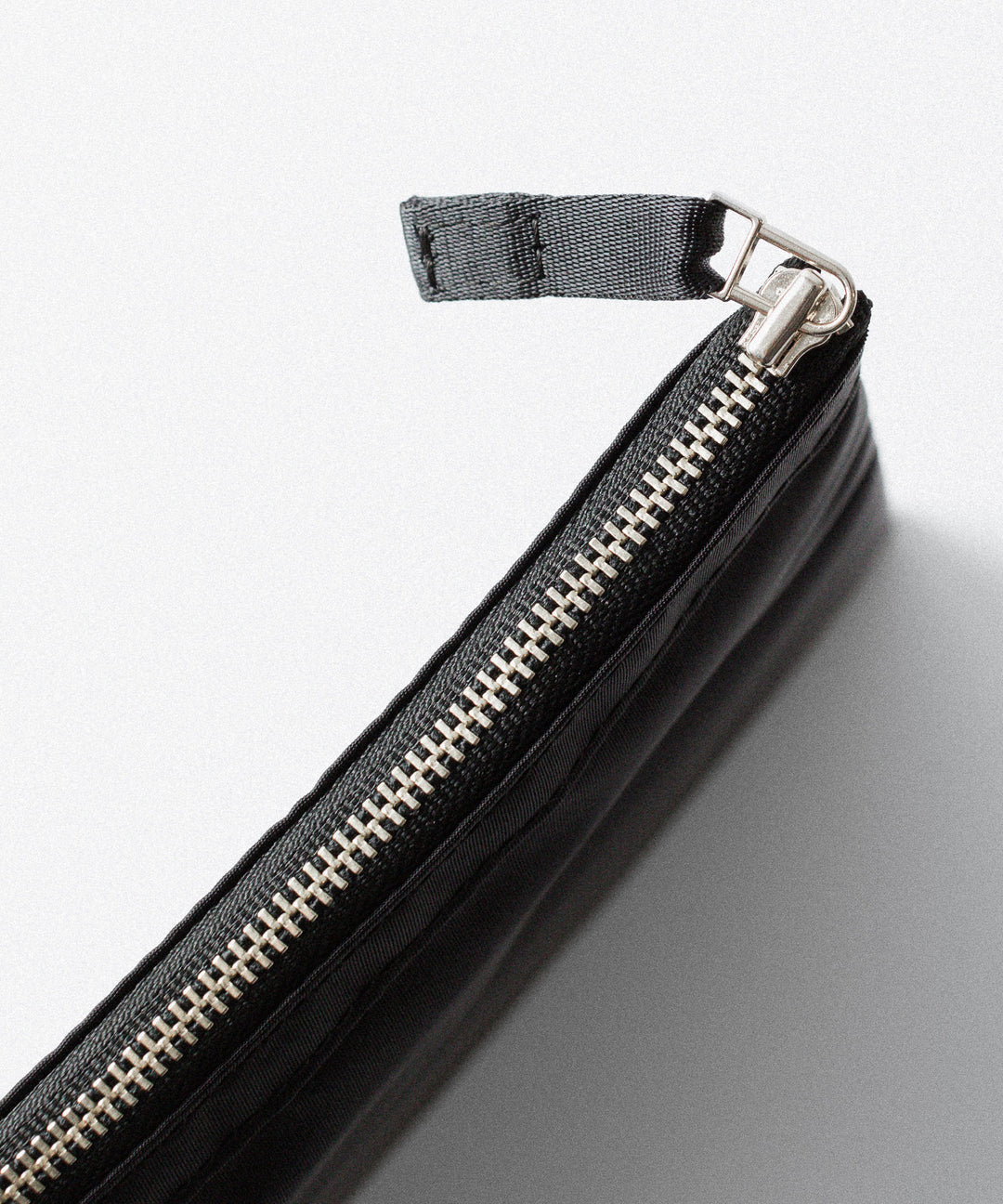KaILI カイリ SATELLITE POUCH S NSのBLACK 公式通販サイトsession福岡セレクトショップ 