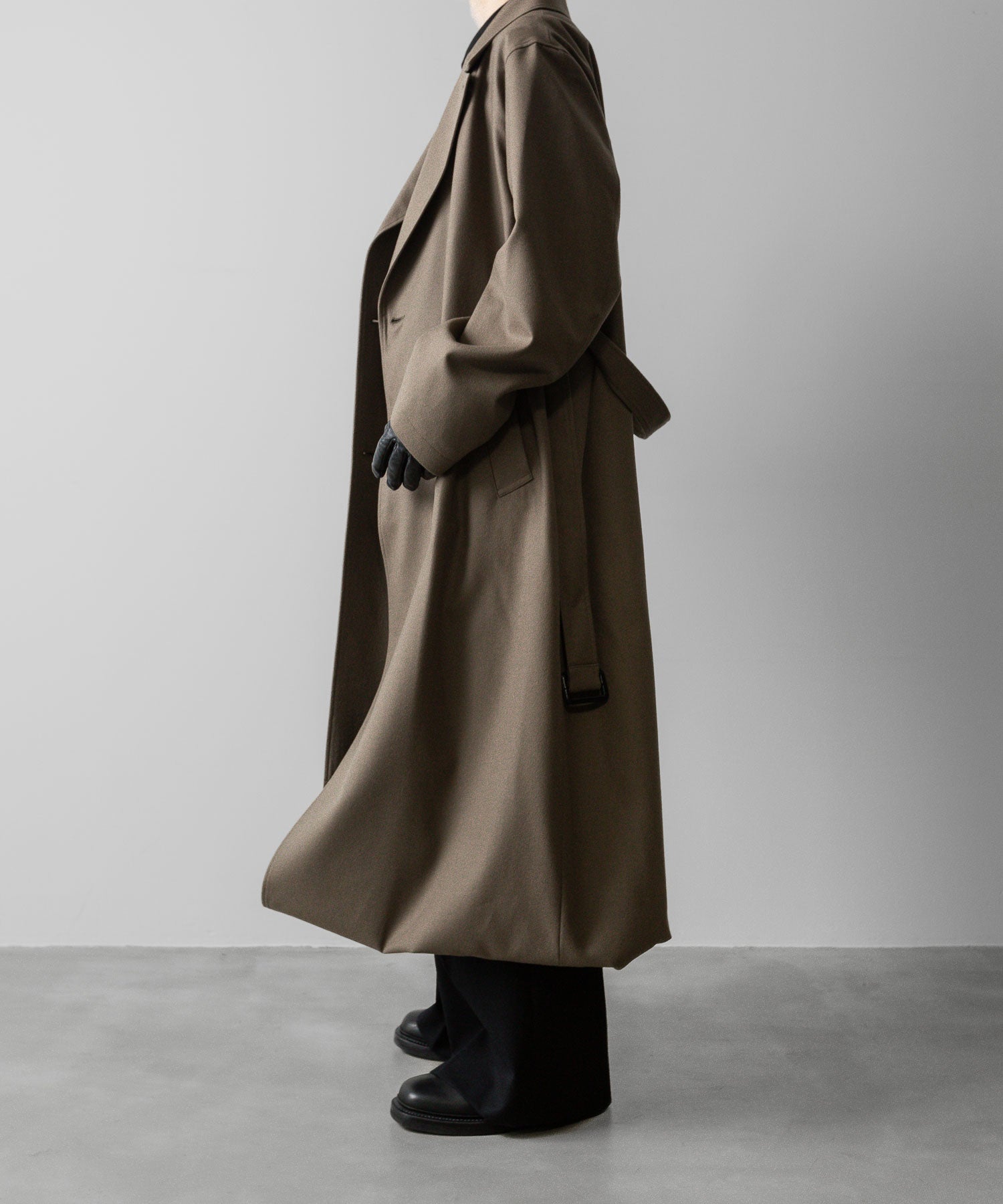 ssstein(シュタイン)の24AWコレクション OVERSIZED DOCKING DOUBLE BREASTED COAT - DARK BEIGE 公式通販サイトsession福岡セレクトショップ