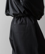 画像をギャラリービューアに読み込む, ssstein(シュタイン)の24AWコレクション EASY WIDE TROUSERS (2/72 WOOL GABARDINE) - BLACK 公式通販サイトsession福岡セレクトショップ
