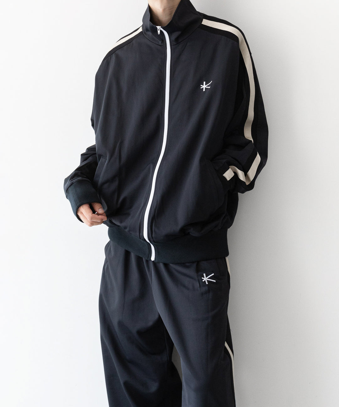 【KANEMASA PHIL.】カネマサのトラックジャケット ECONYL JERSEY TRACK JACKET - BLACK 公式通販 session福岡セレクトショップ