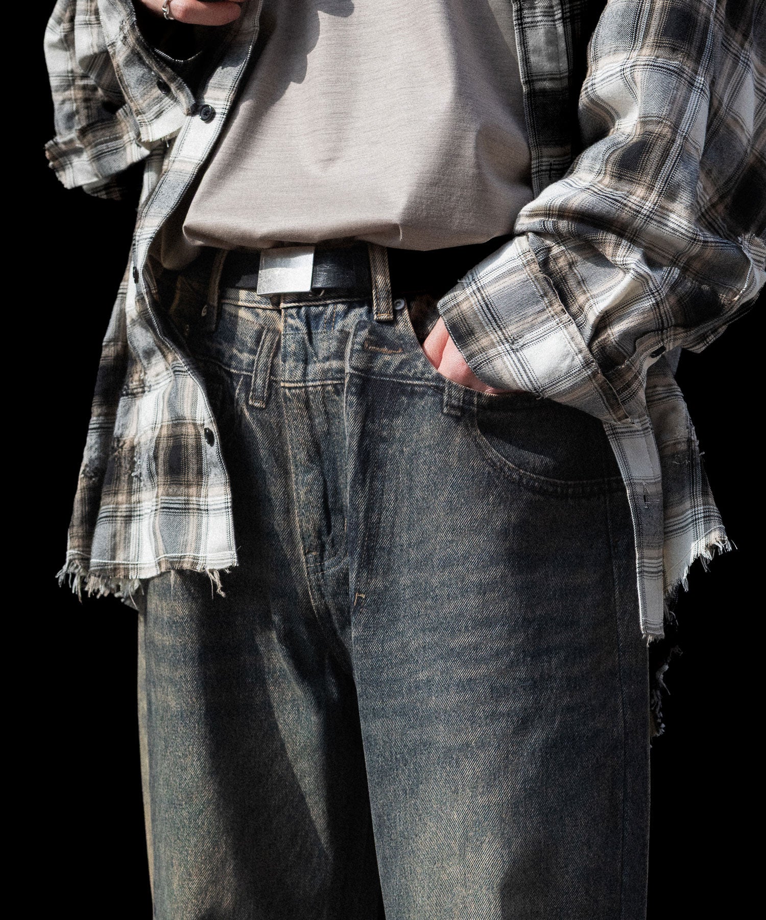 CODA / コーダ】GREY ACID WASH DUAL EXPOSURE BREAK CUT FLARED JEANS