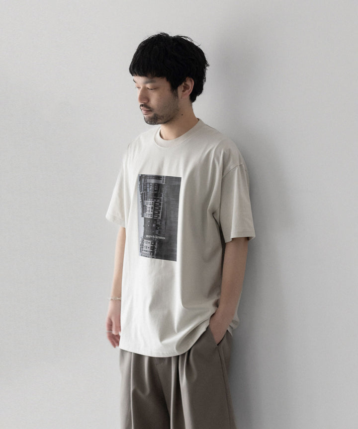 ssstein(シュタイン)のOVERSIZED PRINT TEE [SUBTLETY] - BEIGEの公式通販サイトsession福岡セレクトショップ