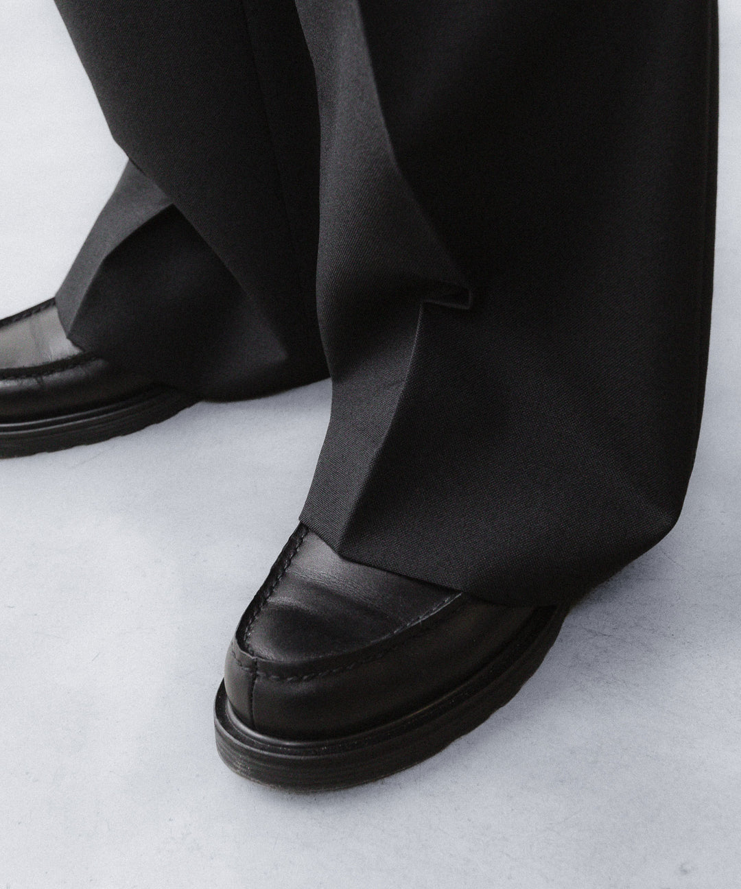 【paratrait】WOOL NONKE SLACKS - BLACK