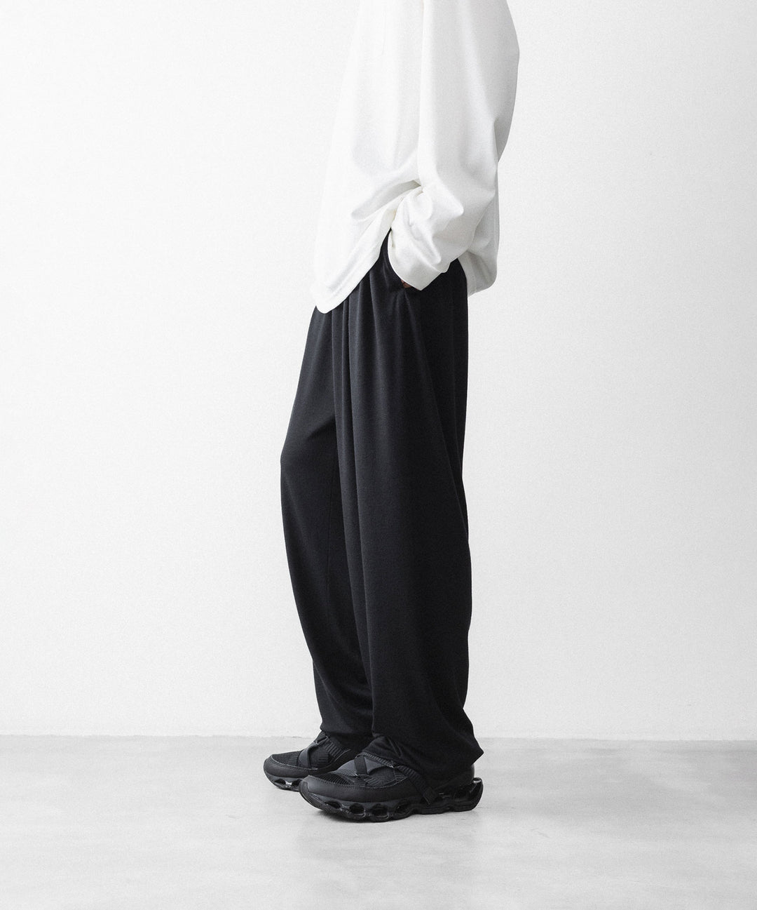 WWW - WRAPINKNOT wool wearのWIDE TAPERED PANTSのBLACK公式通販サイトsession福岡セレクトショップ