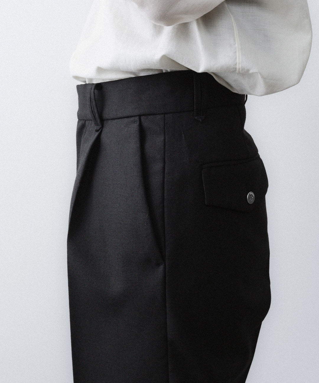 【paratrait】WOOL NONKE SLACKS - BLACK