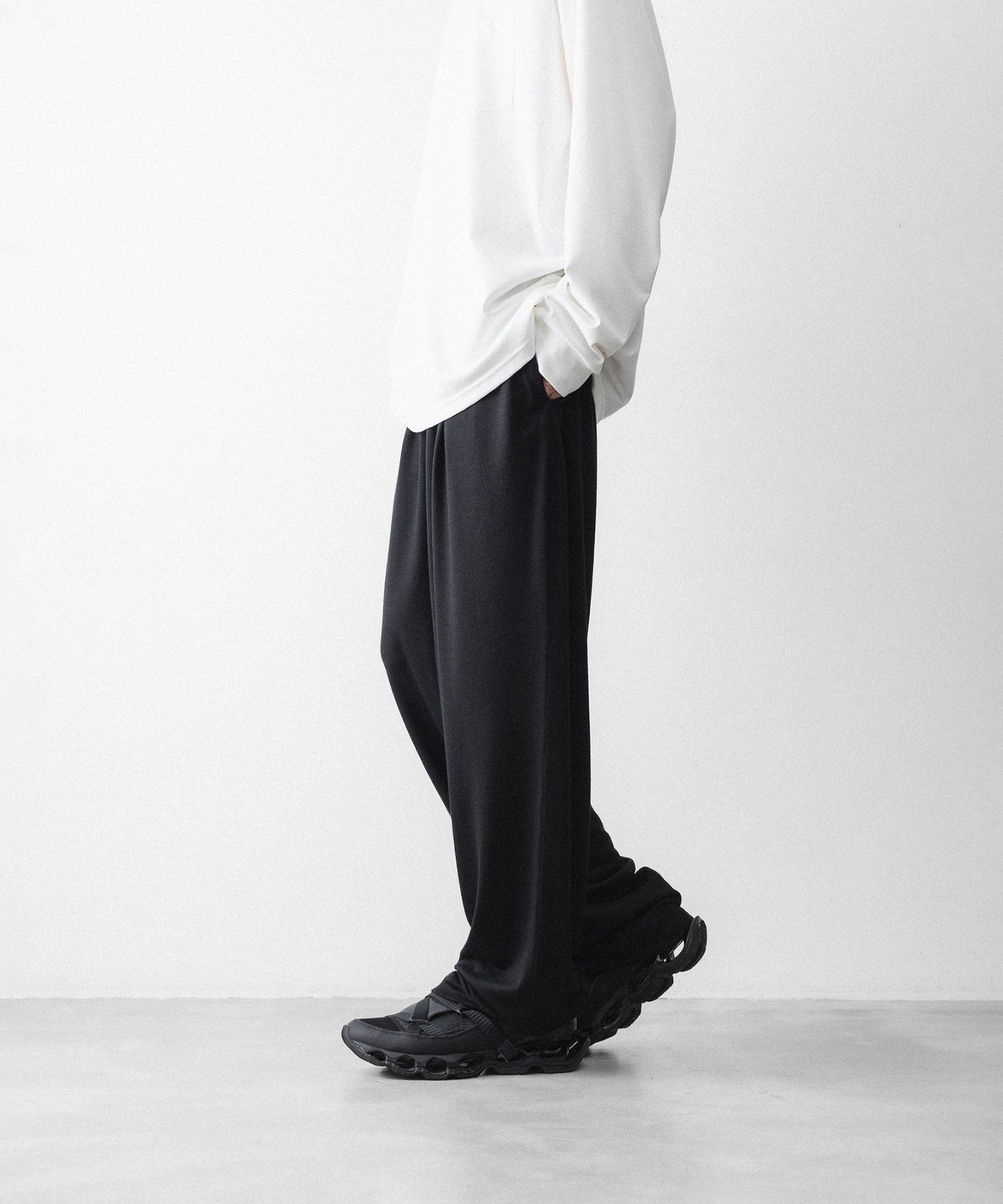 ssstein / シュタイン】WIDE TAPERED PANTS - BLACK | 公式通販サイト
