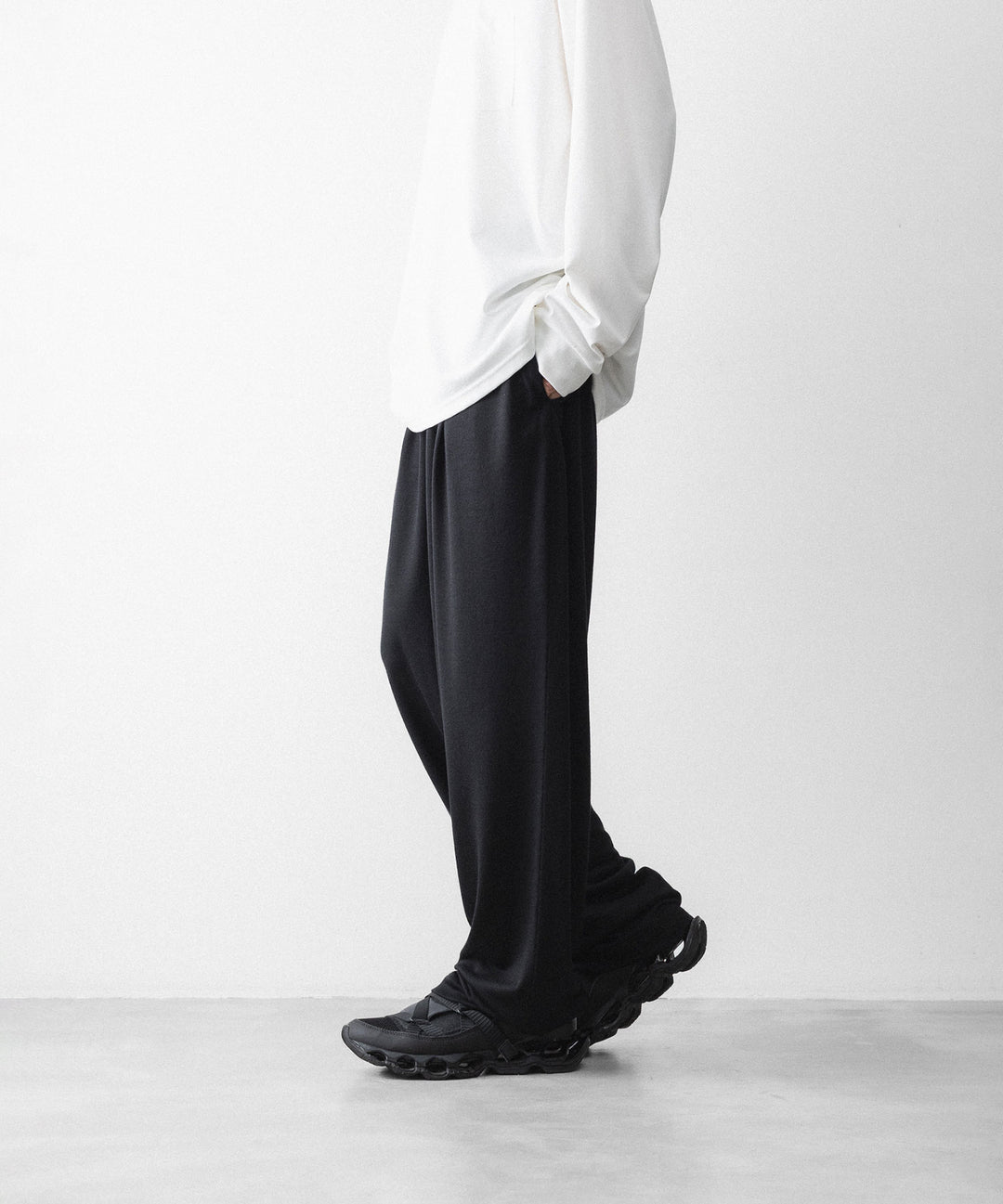 WWW - WRAPINKNOT wool wearのWIDE TAPERED PANTSのBLACK公式通販サイトsession福岡セレクトショップ