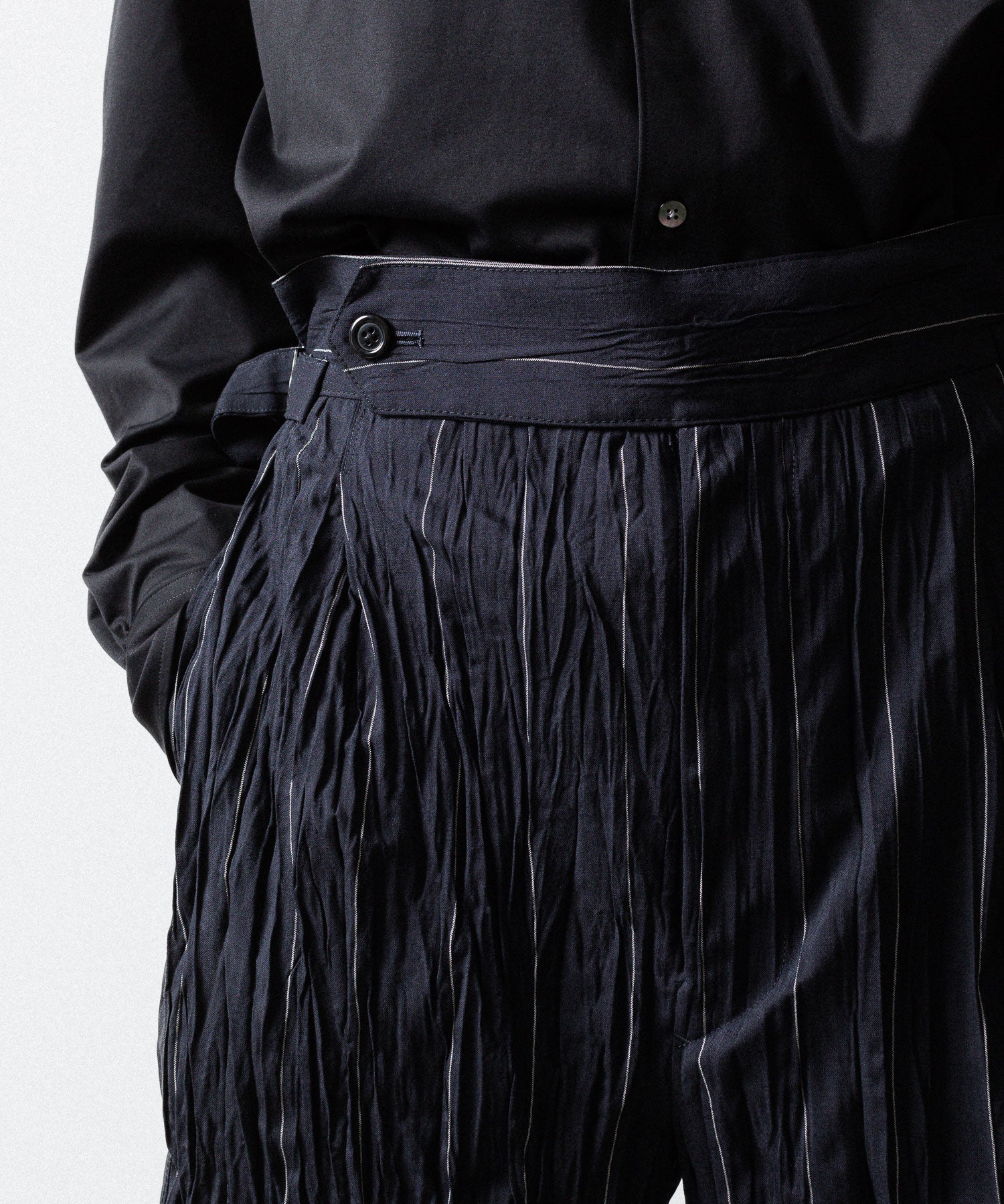 【UJOH】SIDE BELT SHORT PNT - NAVY STRIPE