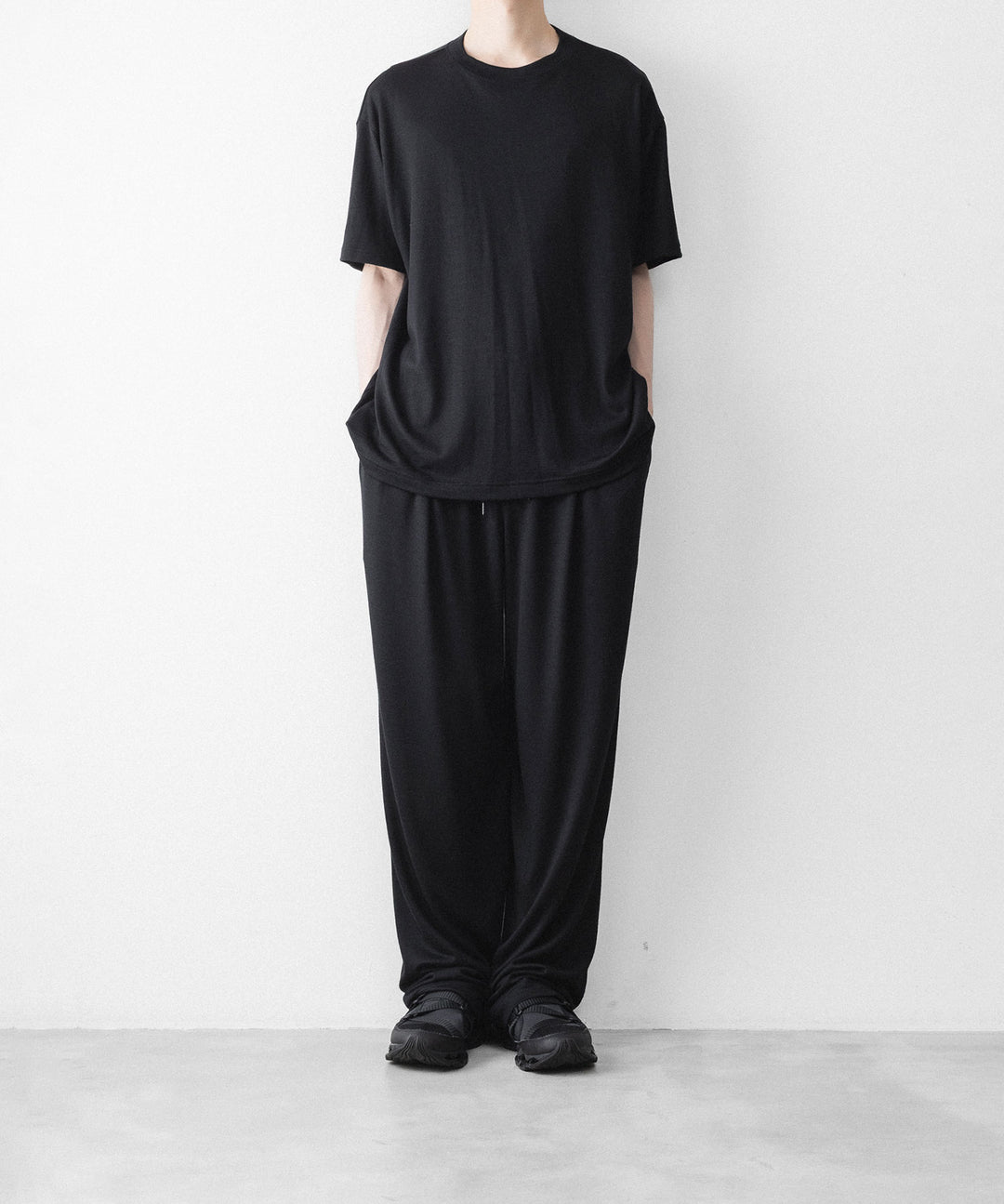WWW - WRAPINKNOT wool wearのWIDE TAPERED PANTSのBLACK公式通販サイトsession福岡セレクトショップ