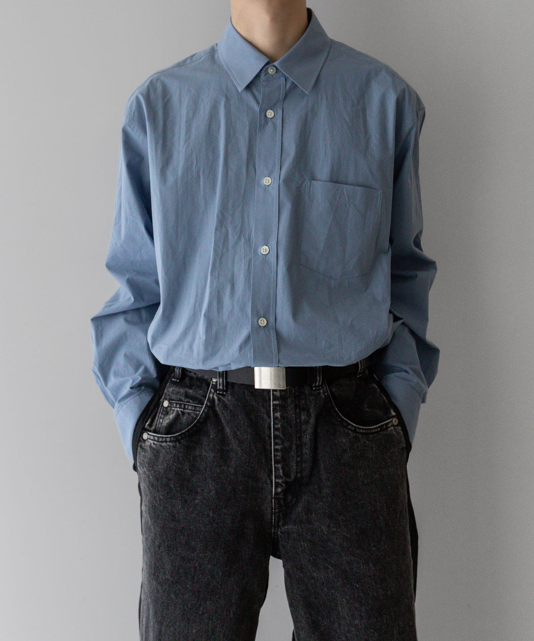 stein(シュタイン)の24SSコレクションNYLON COMBINATION CHEMICAL BLEACHED DENIM JEANSのBLACK