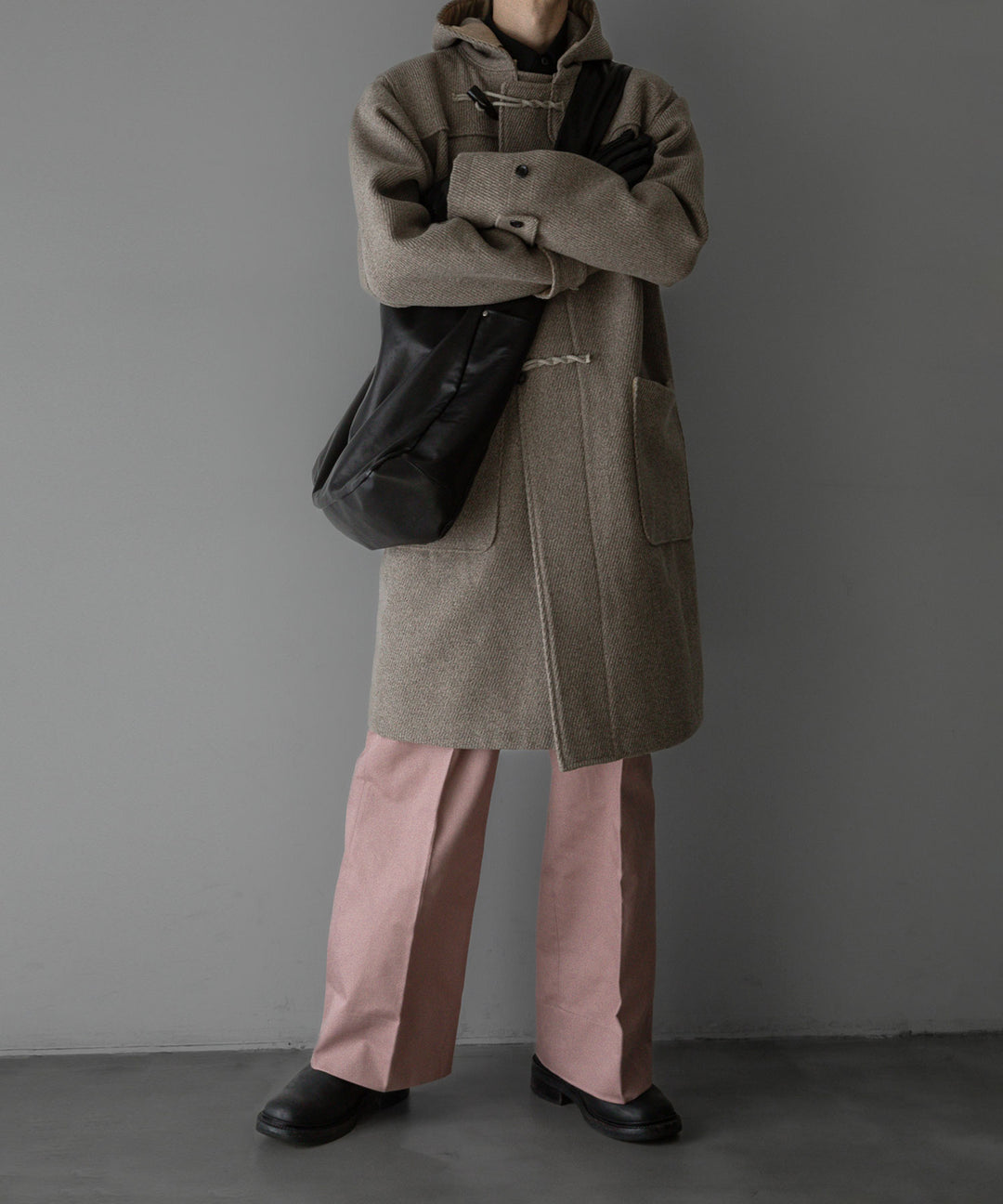 INTÉRIM(インテリム)の23AWコレクションHYPER BIG CASHMERE HEAVY ROYAL NAVY DUFFEL COAT - BEIGE