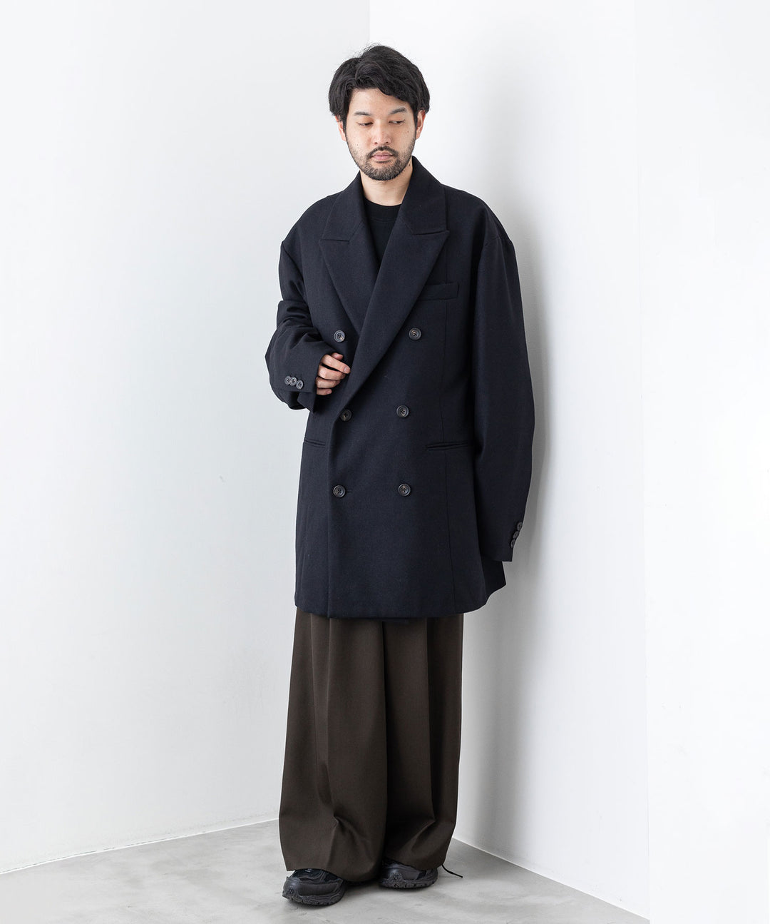 stein(シュタイン)の23AWコレクションEXTRA OVERSIZED DOUBLE BREASTED JACKETのDARK NAVY