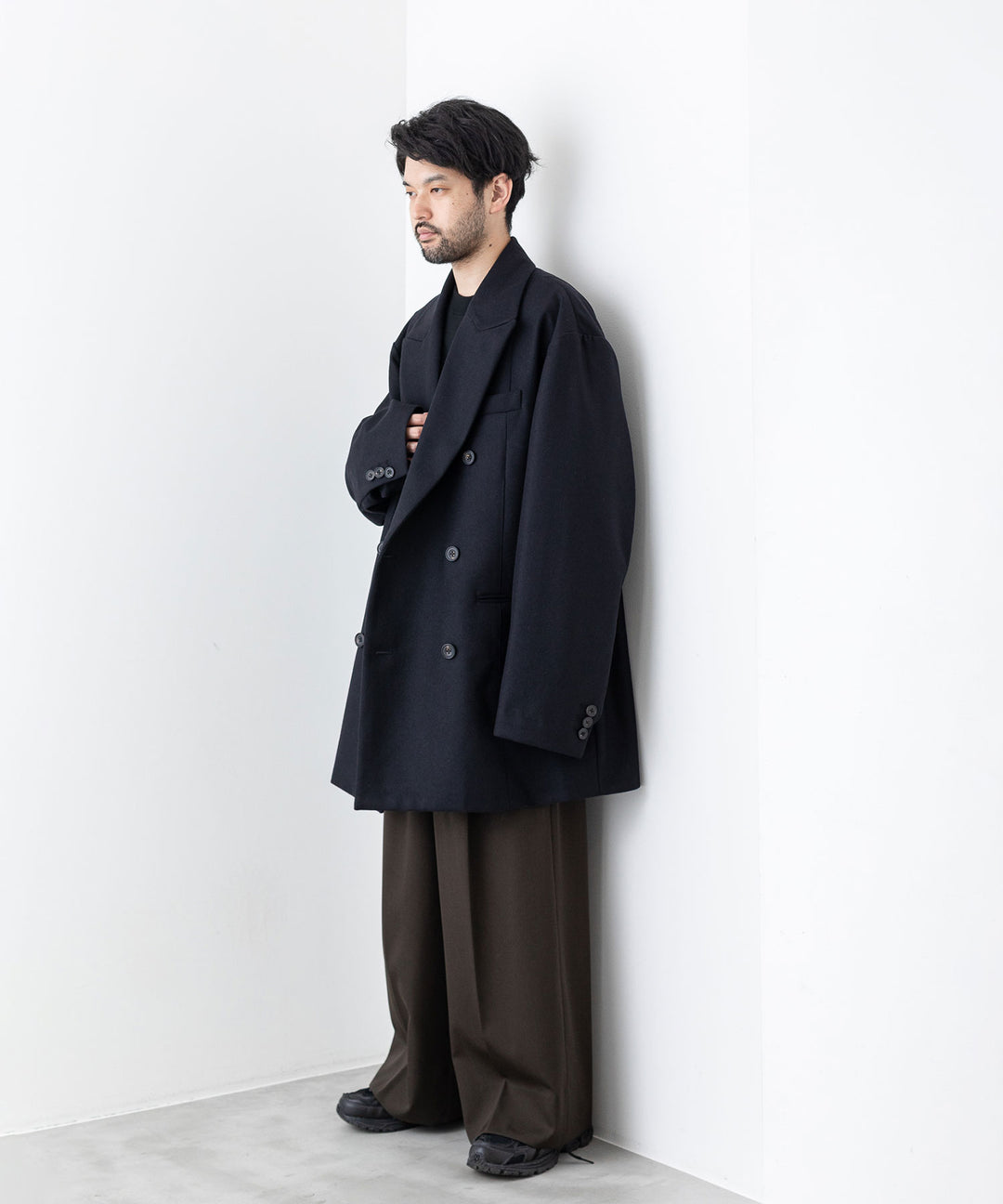 stein(シュタイン)の23AWコレクションEXTRA OVERSIZED DOUBLE BREASTED JACKETのDARK NAVY