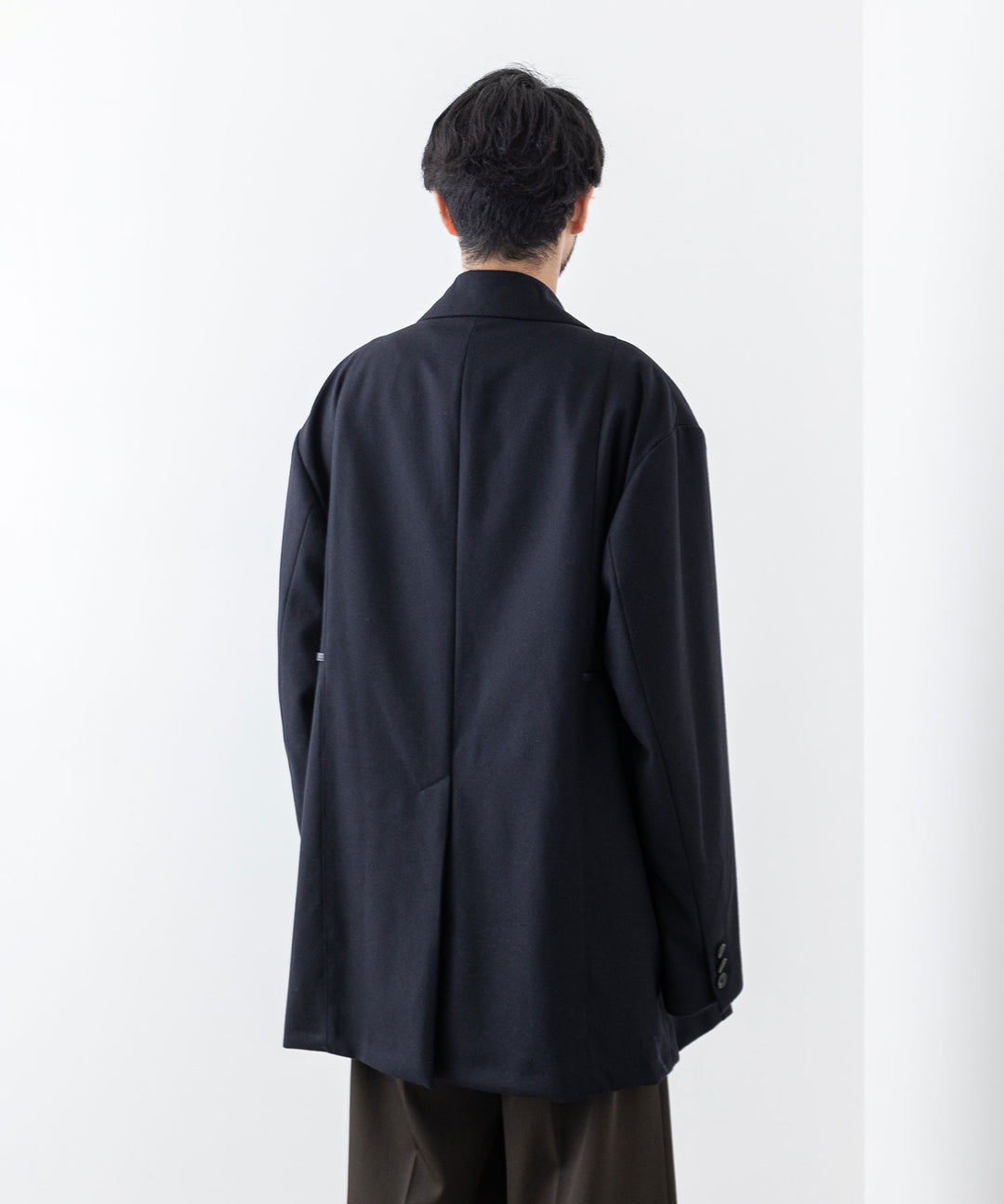 stein(シュタイン)の23AWコレクションEXTRA OVERSIZED DOUBLE BREASTED JACKETのDARK NAVY