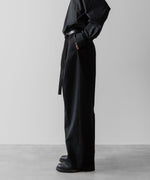 画像をギャラリービューアに読み込む, ssstein(シュタイン)の24AWコレクション LONG WIDE TROUSERS (2/72 WOOL GABARDINE) - BLACK 公式通販サイトsession福岡セレクトショップ
