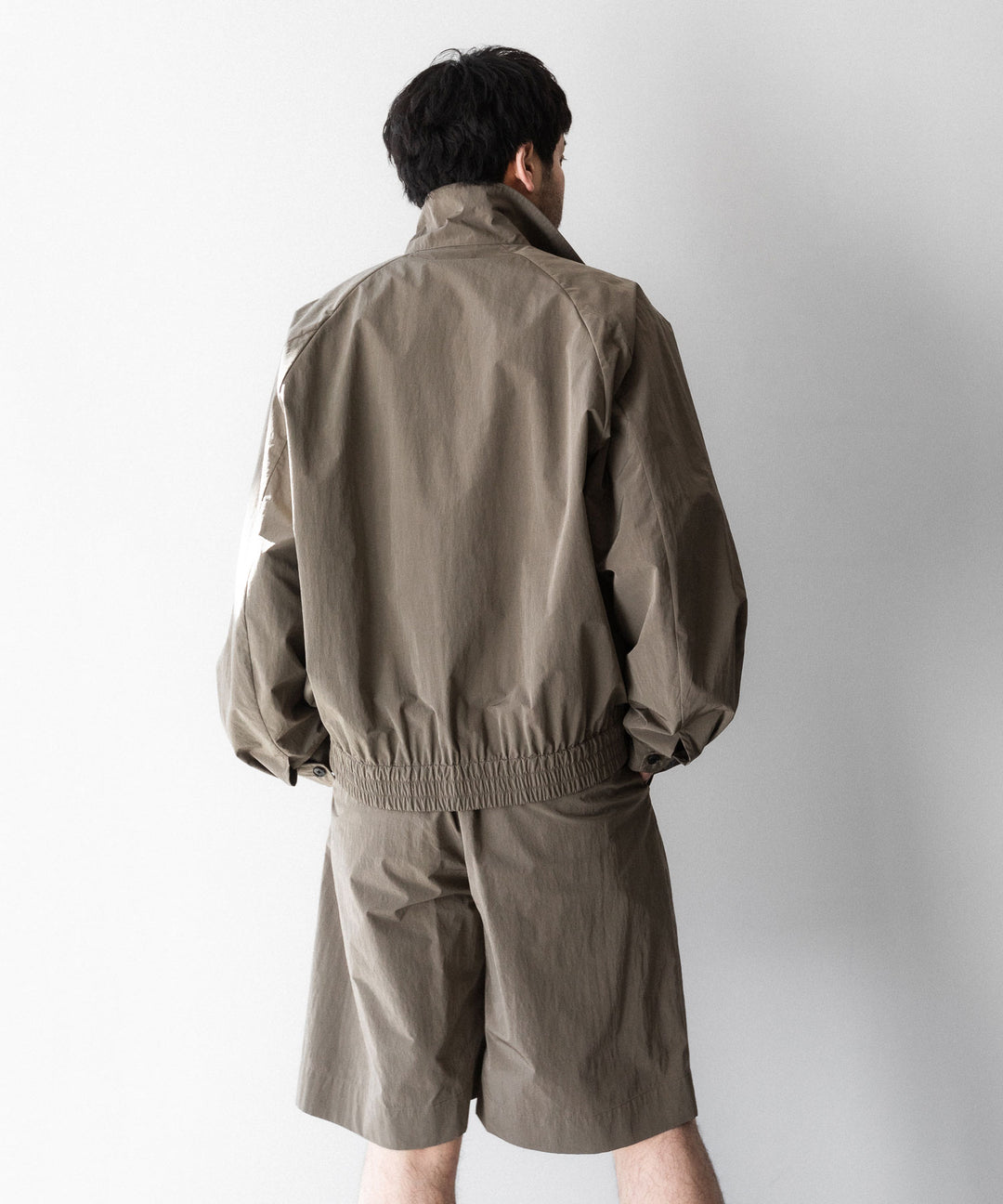 ssstein(シュタイン)のWINDPROOF NYLON WIDE EASY SHORT TROUSERS - TAUPEの公式通販サイトsession福岡セレクトショップ