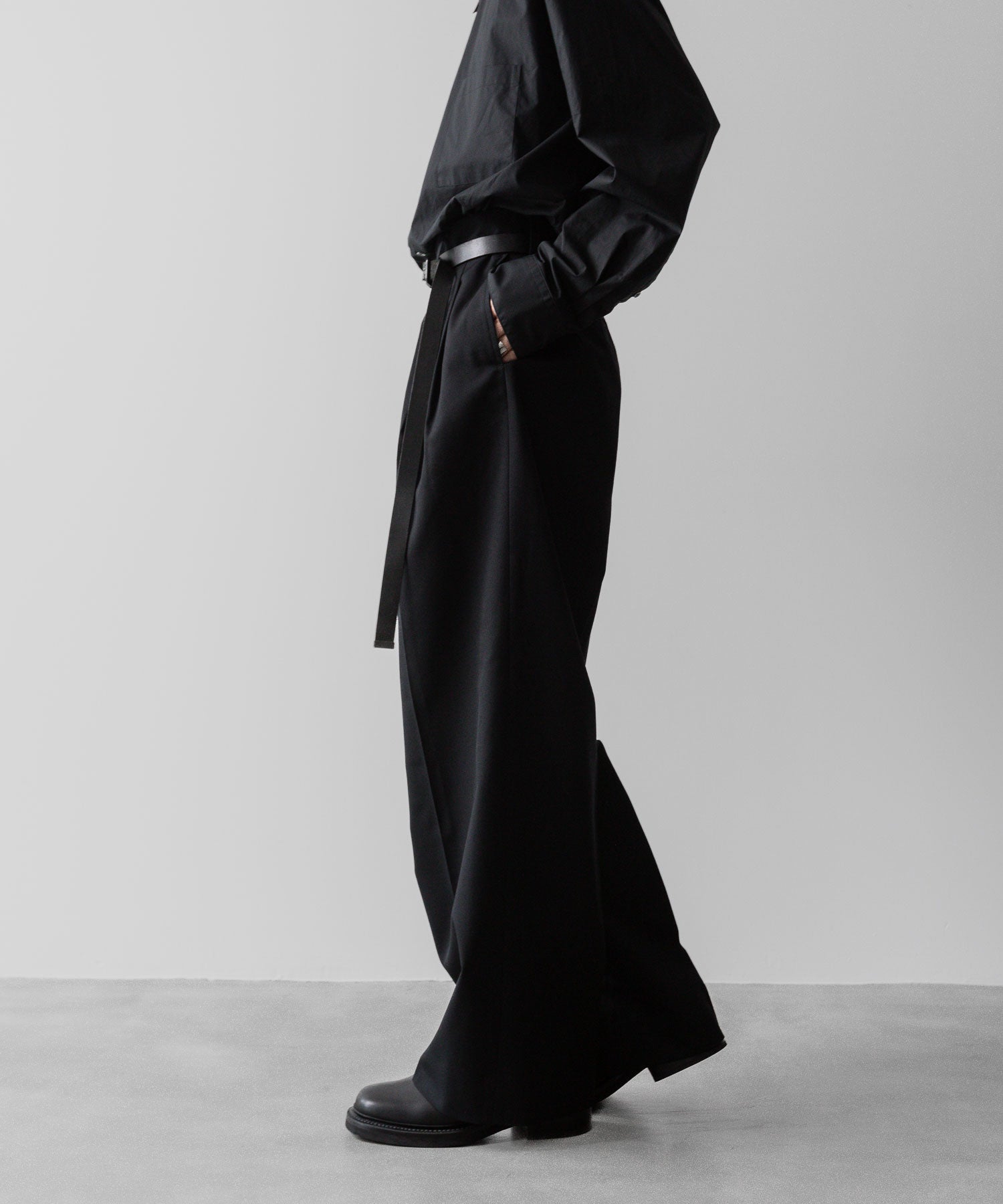 ssstein(シュタイン)の24AWコレクション LONG WIDE TROUSERS (2/72 WOOL GABARDINE) - BLACK 公式通販サイトsession福岡セレクトショップ