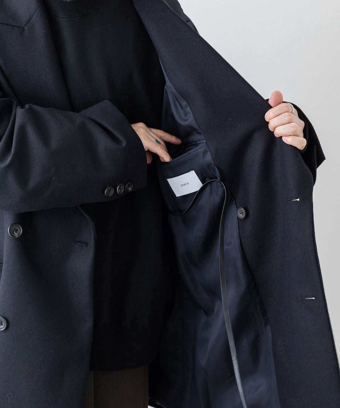 stein(シュタイン)の23AWコレクションEXTRA OVERSIZED DOUBLE BREASTED JACKETのDARK NAVY
