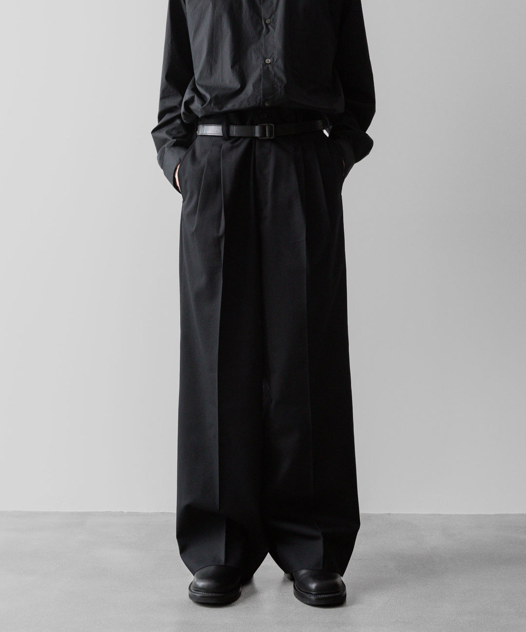 ssstein(シュタイン)の24AWコレクション LONG WIDE TROUSERS (2/72 WOOL GABARDINE) - BLACK 公式通販サイトsession福岡セレクトショップ