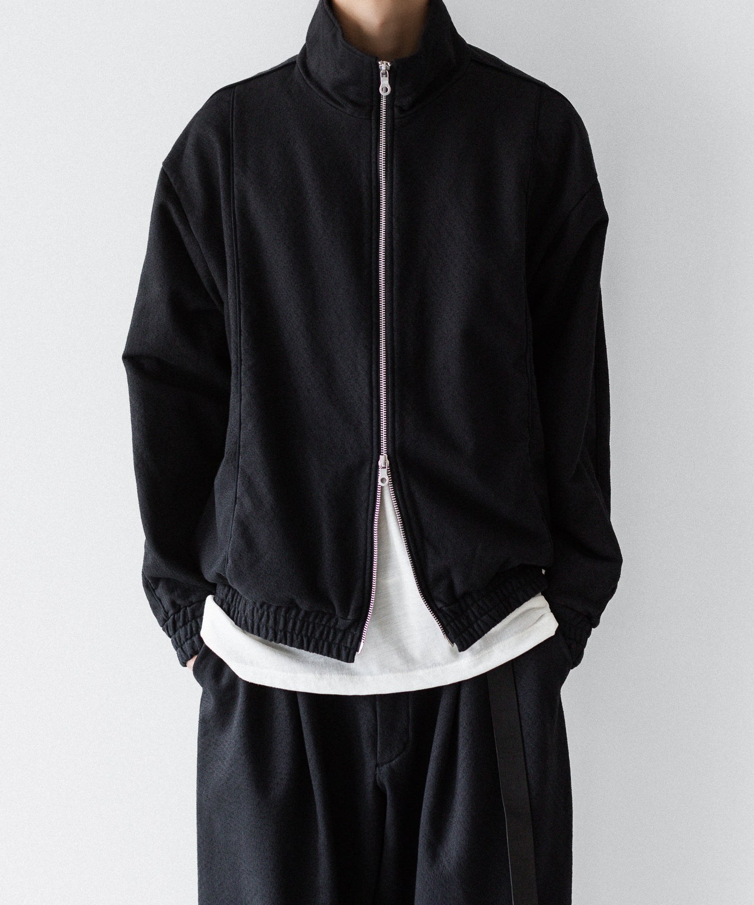KANEMASA PHIL.】36G NEEDLE PUNCH PIPING BLOUSON - BLACK | 公式通販