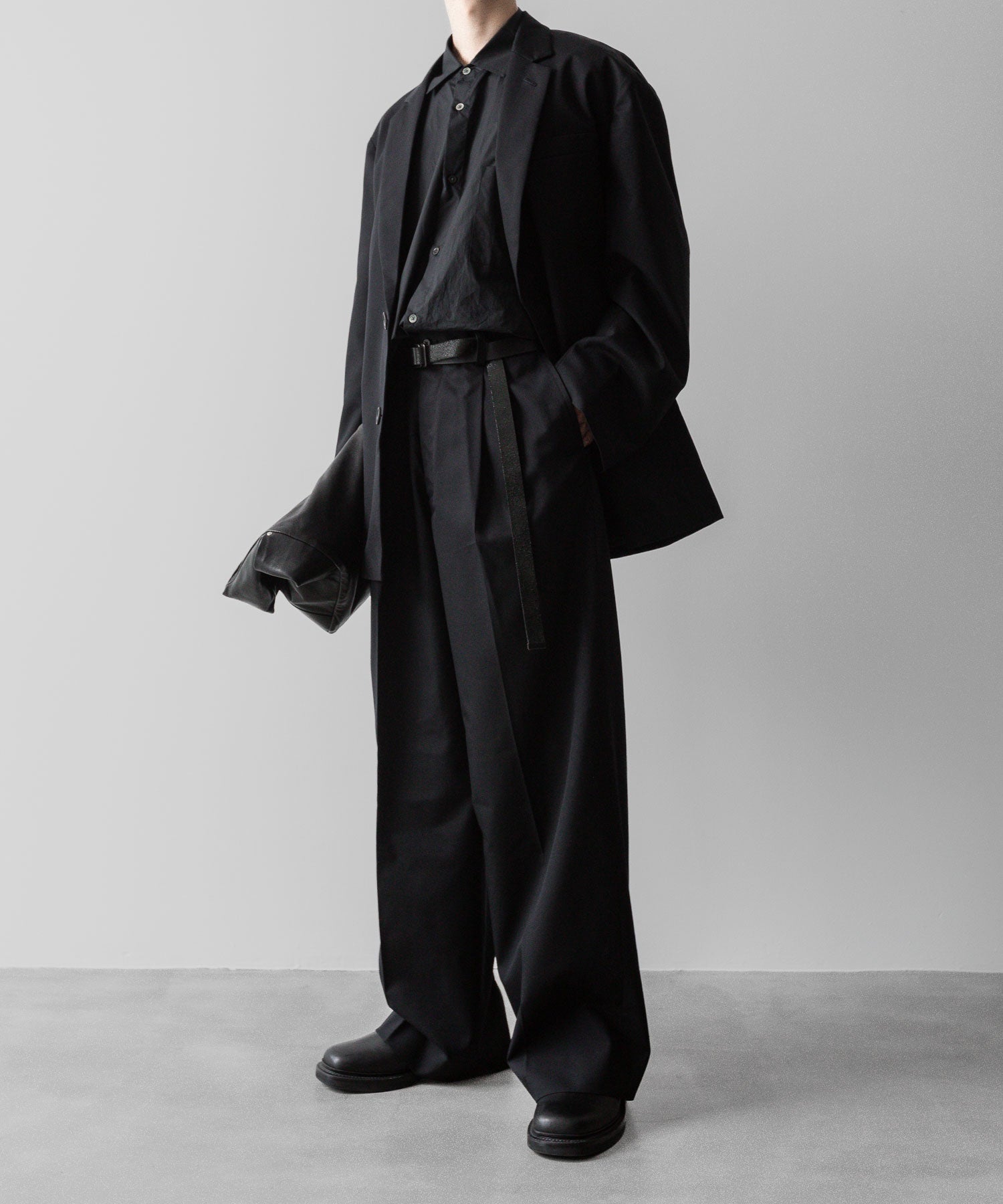 ssstein(シュタイン)の24AWコレクション LONG WIDE TROUSERS (2/72 WOOL GABARDINE) - BLACK 公式通販サイトsession福岡セレクトショップ