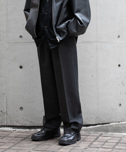 【INTÉRIM】HERRING BONE WOOL SUITING 1-TUCK WIDE TAPERED SLACKS - BLACK