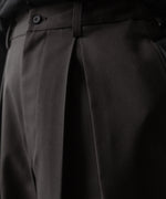 画像をギャラリービューアに読み込む, ssstein(シュタイン)の24AWコレクション EASY WIDE TROUSERS (2/72 WOOL GABARDINE) - GREY KHAKI 公式通販サイトsession福岡セレクトショップ
