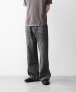 画像をギャラリービューアに読み込む, 【CODA】GREY ACID WASH DUAL EXPOSURE BREAK CUT FLARED JEANS - GREY ACID WASH
