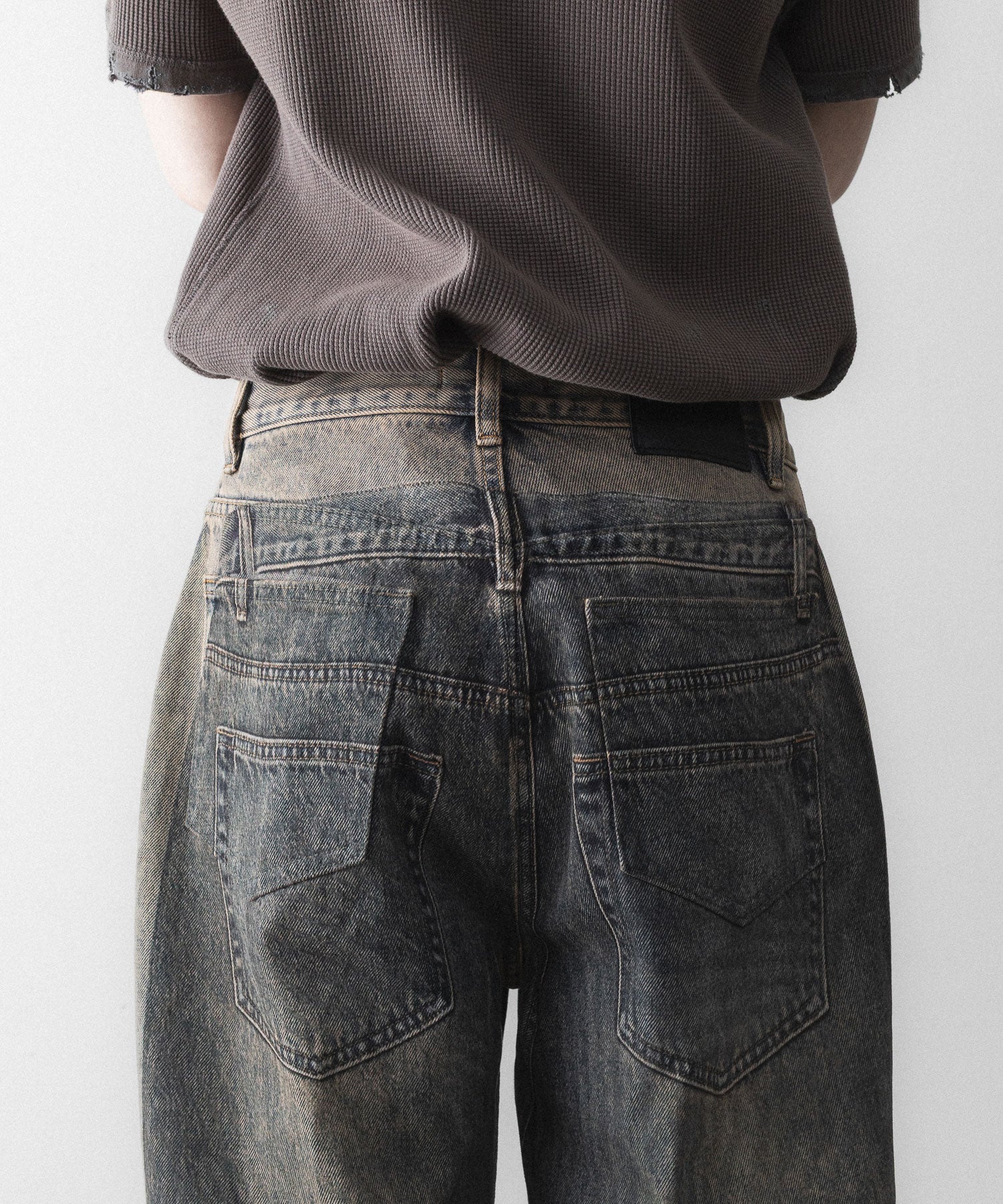 CODA / コーダ】GREY ACID WASH DUAL EXPOSURE BREAK CUT FLARED JEANS