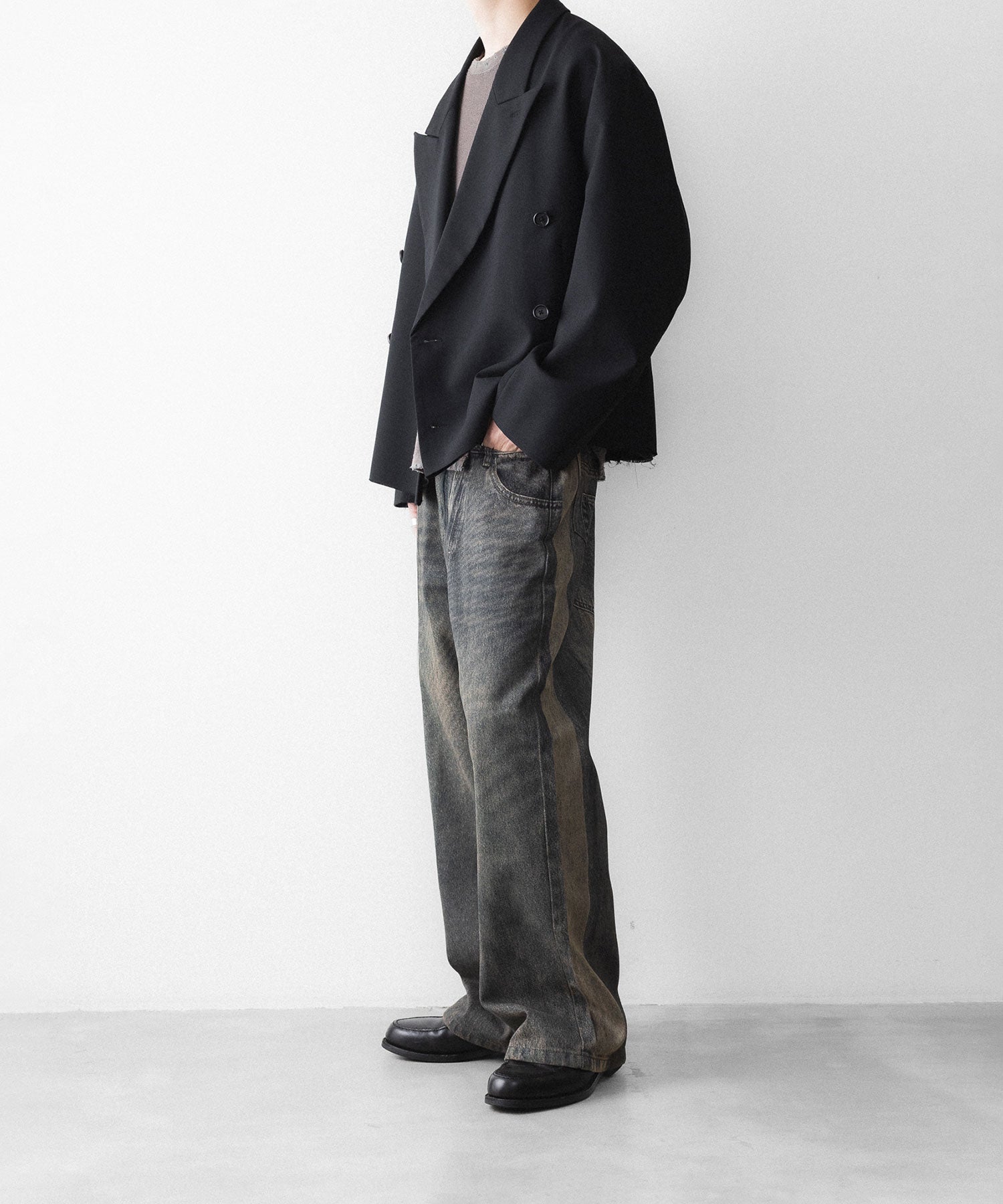 CODA / コーダ】GREY ACID WASH DUAL EXPOSURE BREAK CUT FLARED JEANS
