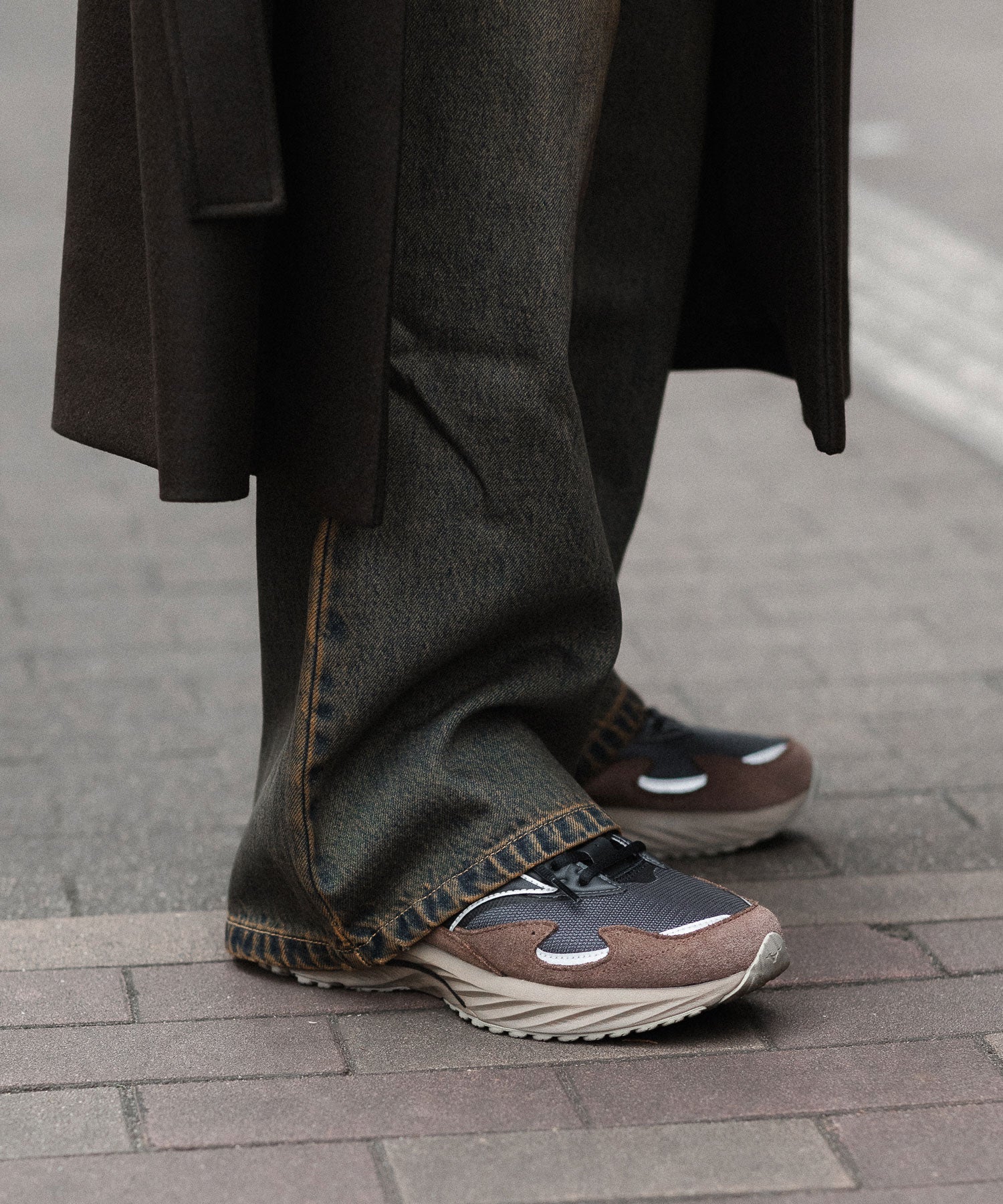 MIZUNO ミズノWAVE RIDER β GTXのBLACK×BLACK×BROWN 公式通販サイトsession福岡セレクトショップ